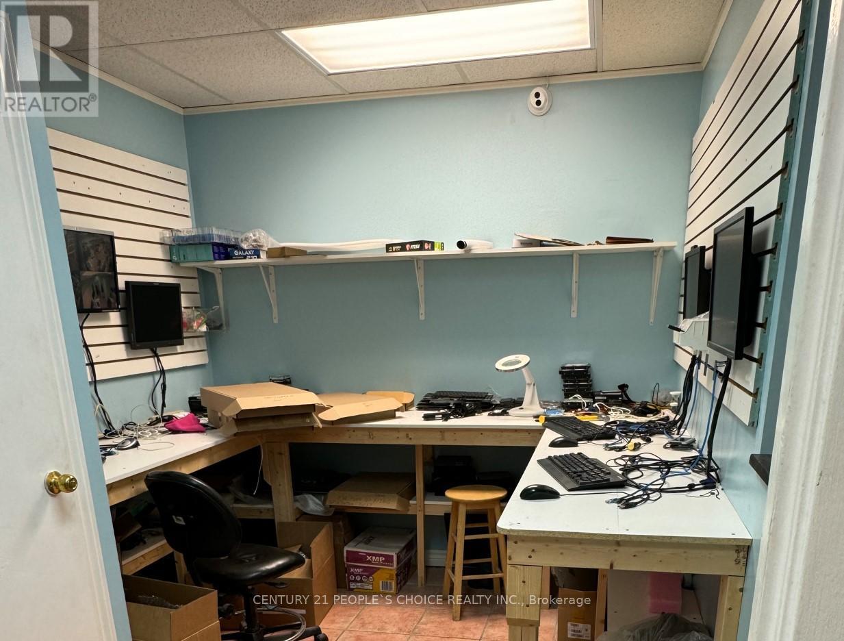 1 - 1900 Dundas Street E, Mississauga, Ontario  L4X 1L9 - Photo 8 - W12081752