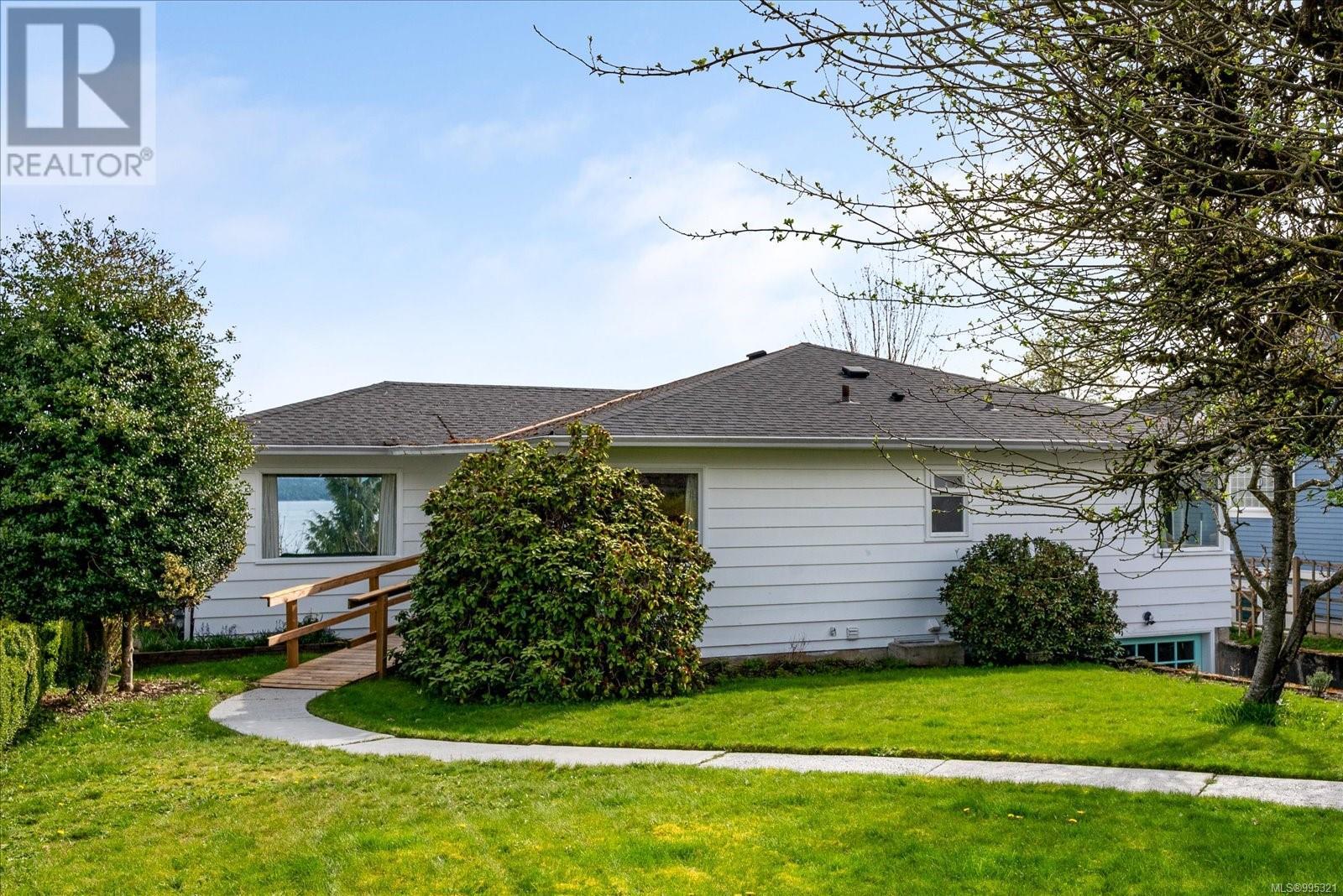 Property at 9979 Beach Dr image 4