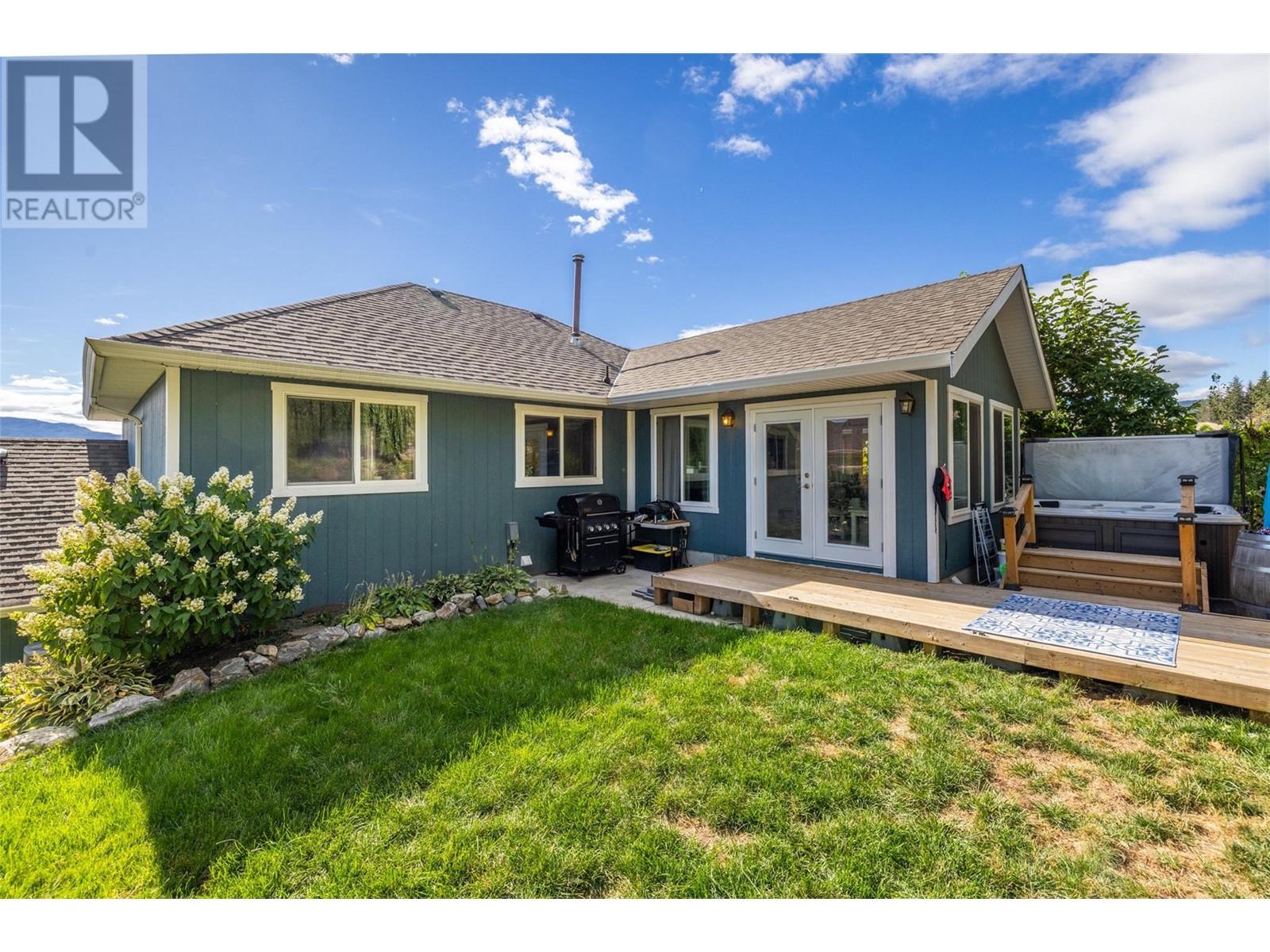 Property at 2624 Wild Horse Drive image 4