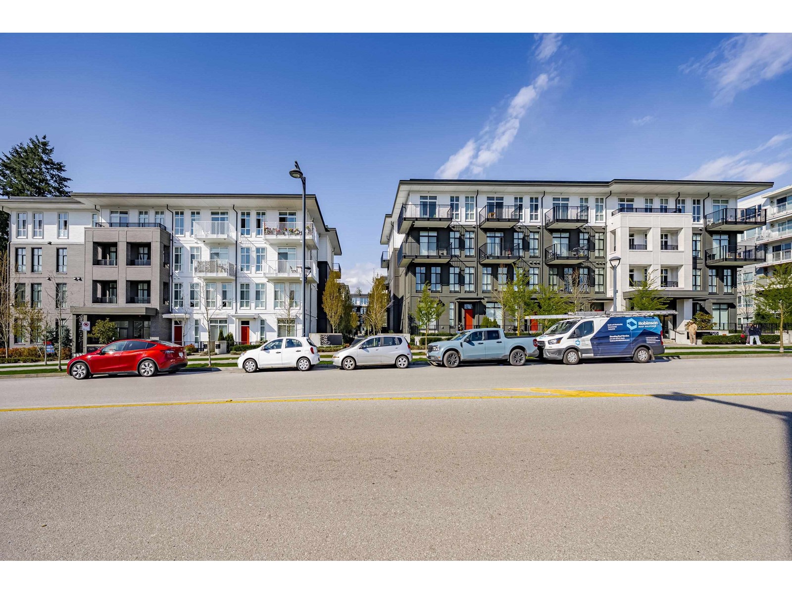 318 13933 105 Boulevard, Surrey, British Columbia  V3T 0R6 - Photo 4 - R2988452