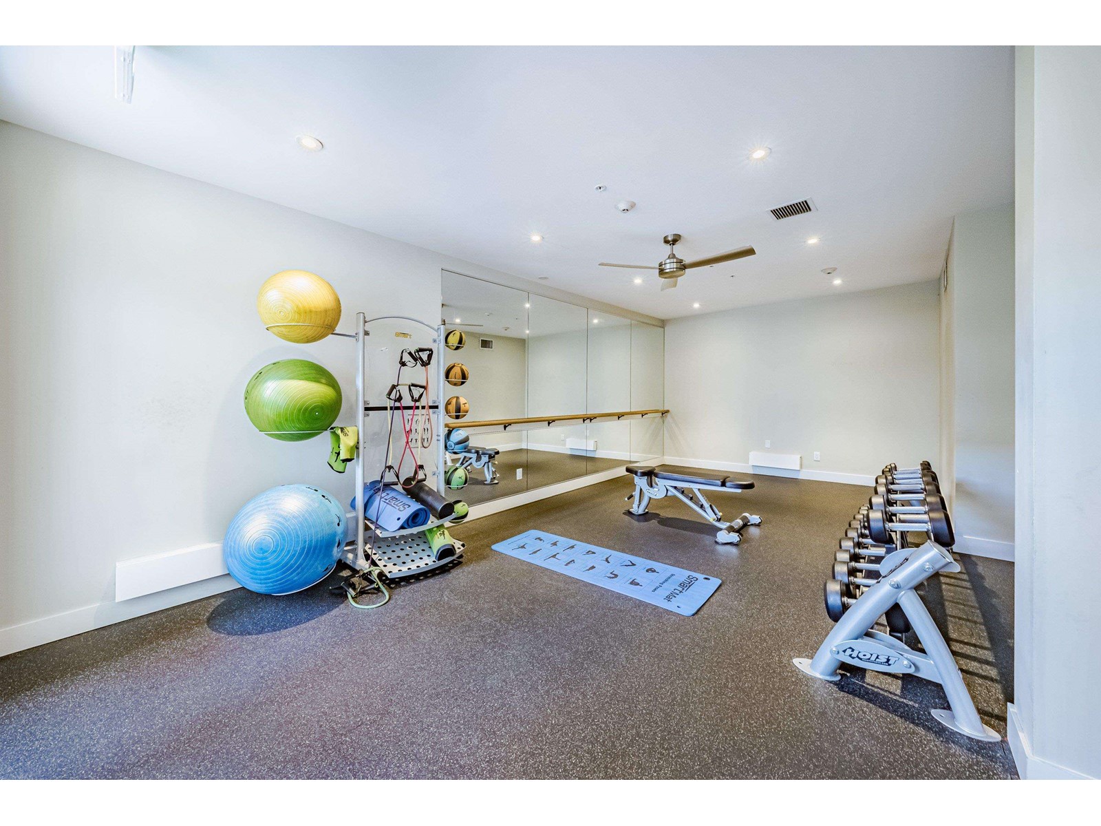 318 13933 105 Boulevard, Surrey, British Columbia  V3T 0R6 - Photo 35 - R2988452