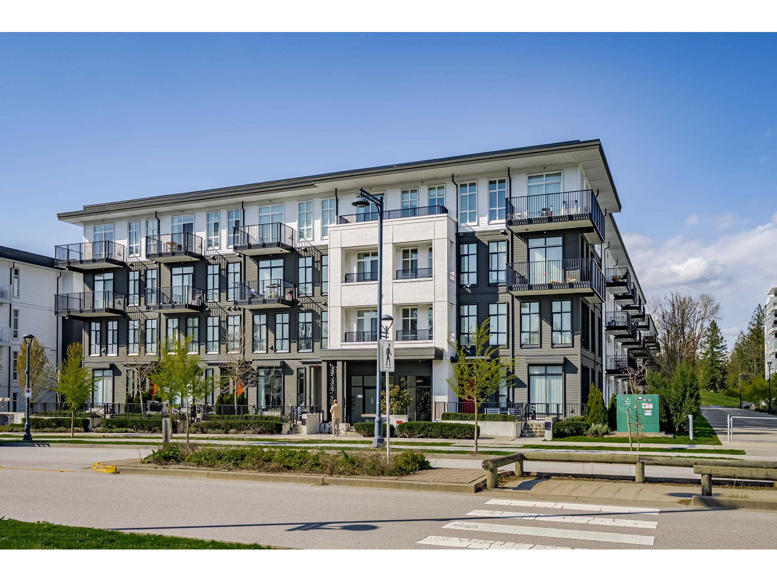 318 13933 105 Boulevard, Surrey, British Columbia  V3T 0R6 - Photo 5 - R2988452
