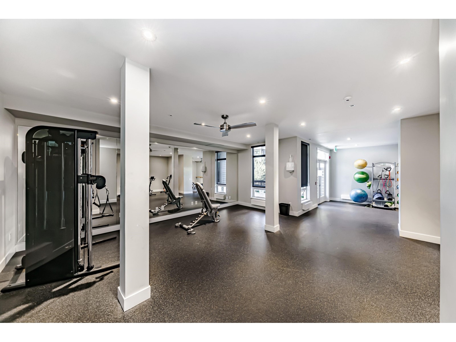 318 13933 105 Boulevard, Surrey, British Columbia  V3T 0R6 - Photo 33 - R2988452
