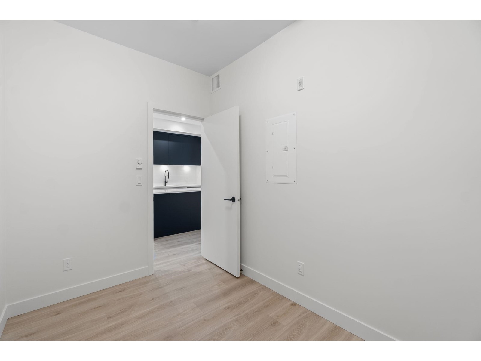 328 2635 King George Boulevard, Surrey, British Columbia  V4P 0H7 - Photo 6 - R2990006