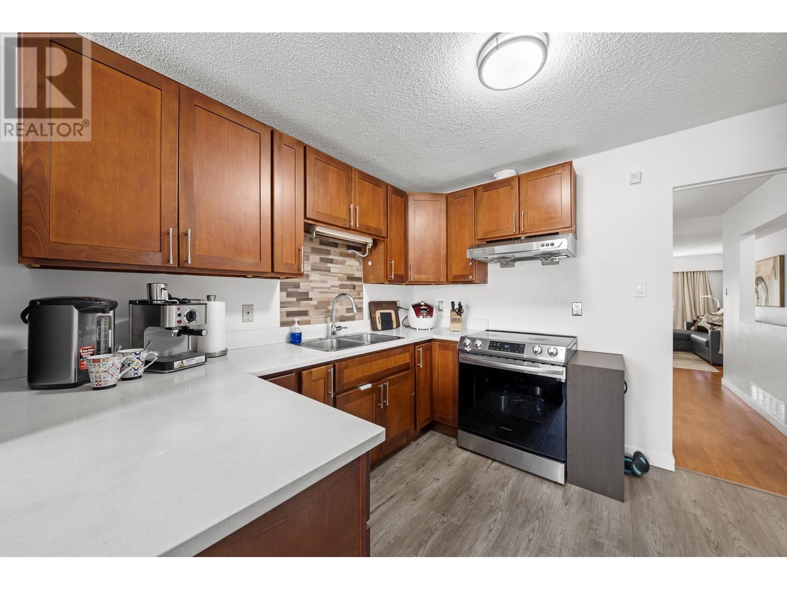 5681 Camino Court, Burnaby, British Columbia  V5G 3Y1 - Photo 10 - R2989830