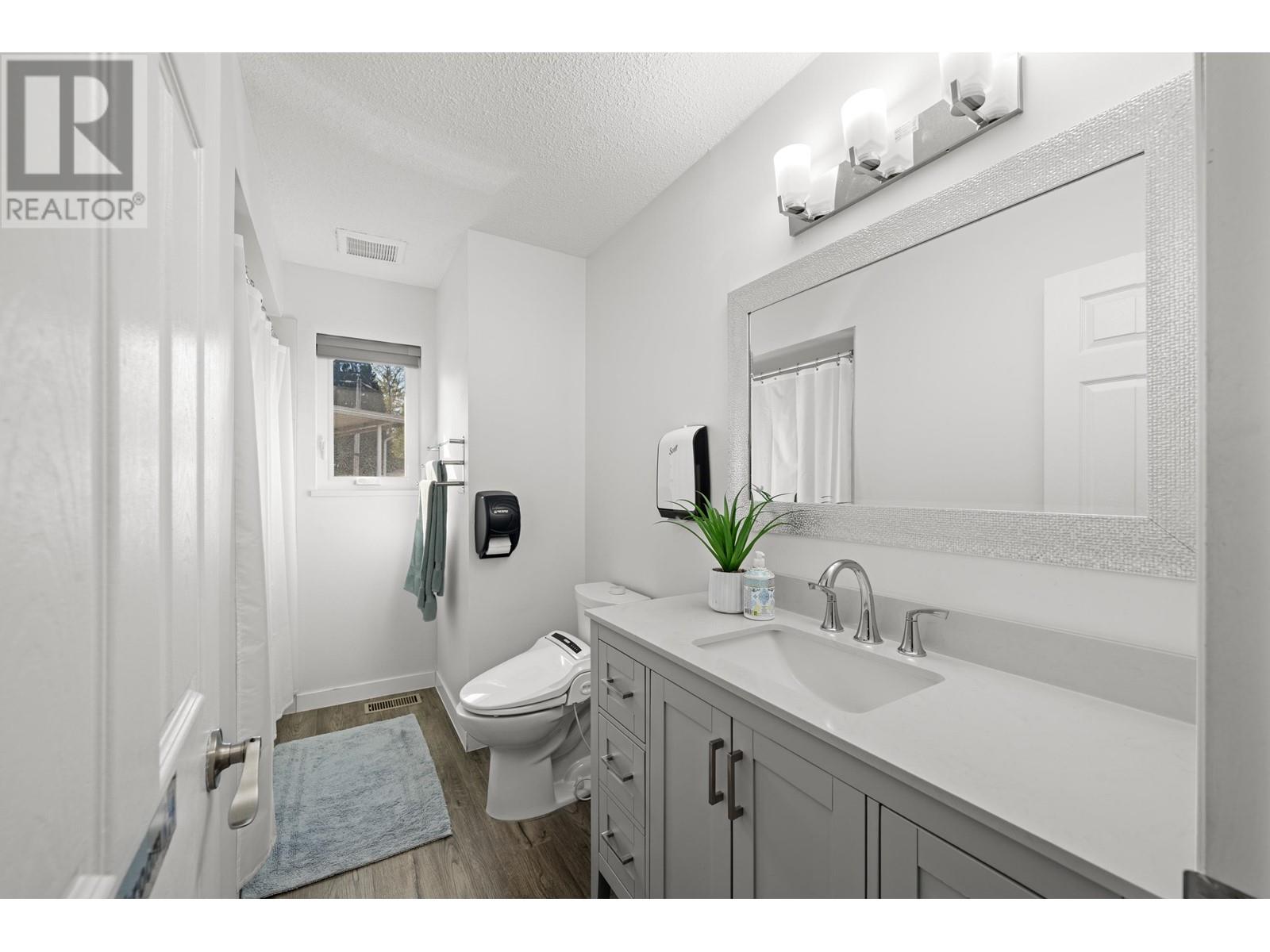 5681 Camino Court, Burnaby, British Columbia  V5G 3Y1 - Photo 21 - R2989830