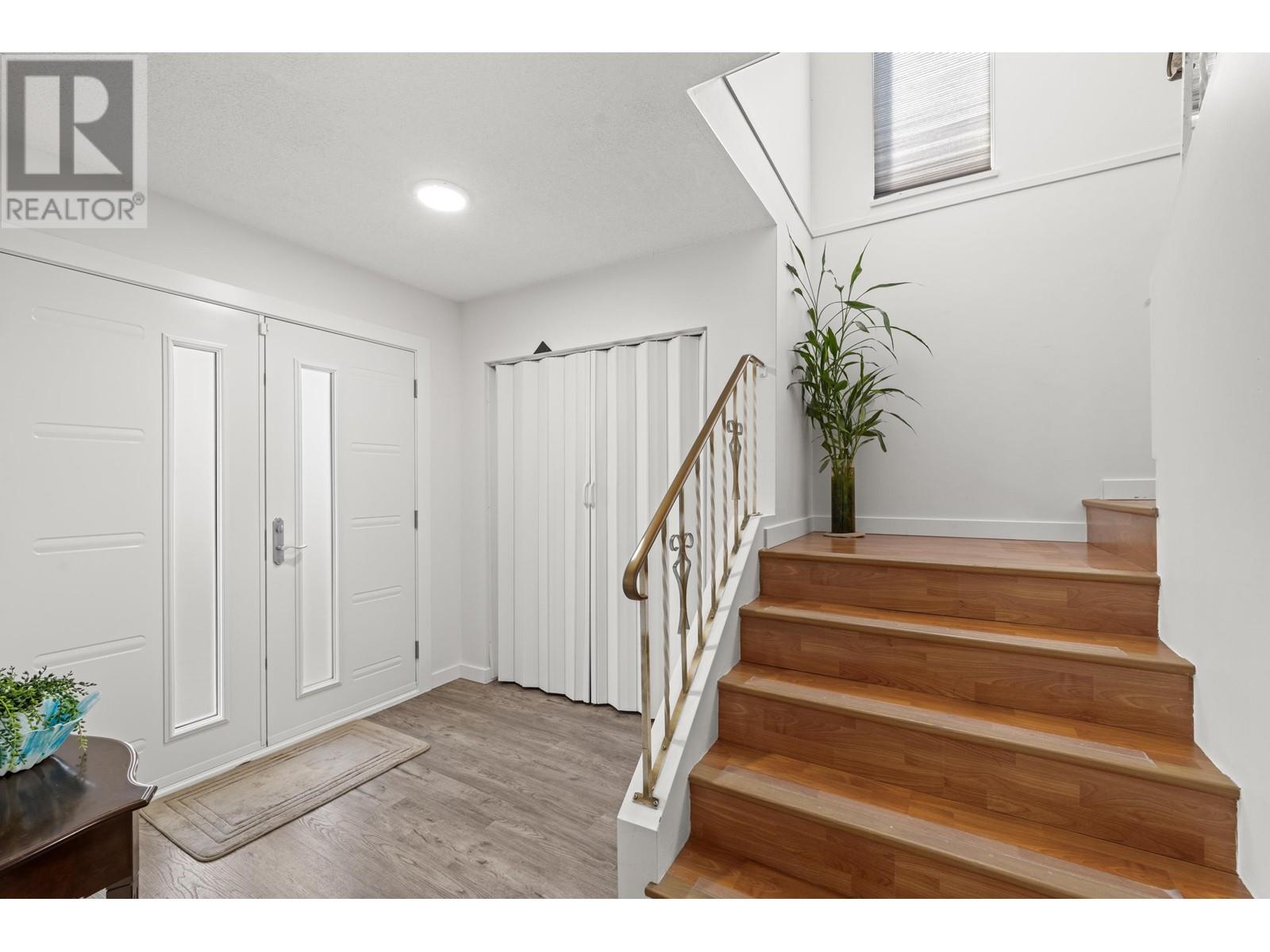 5681 Camino Court, Burnaby, British Columbia  V5G 3Y1 - Photo 24 - R2989830