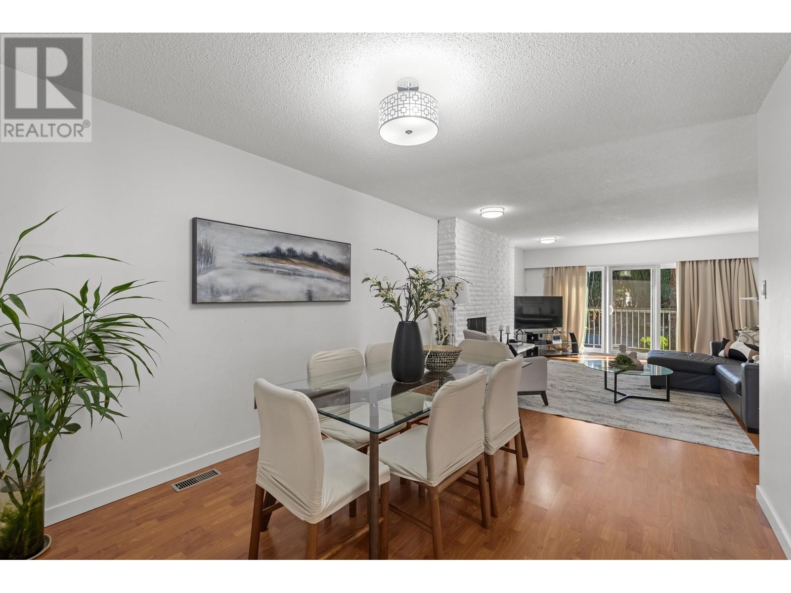 5681 Camino Court, Burnaby, British Columbia  V5G 3Y1 - Photo 5 - R2989830