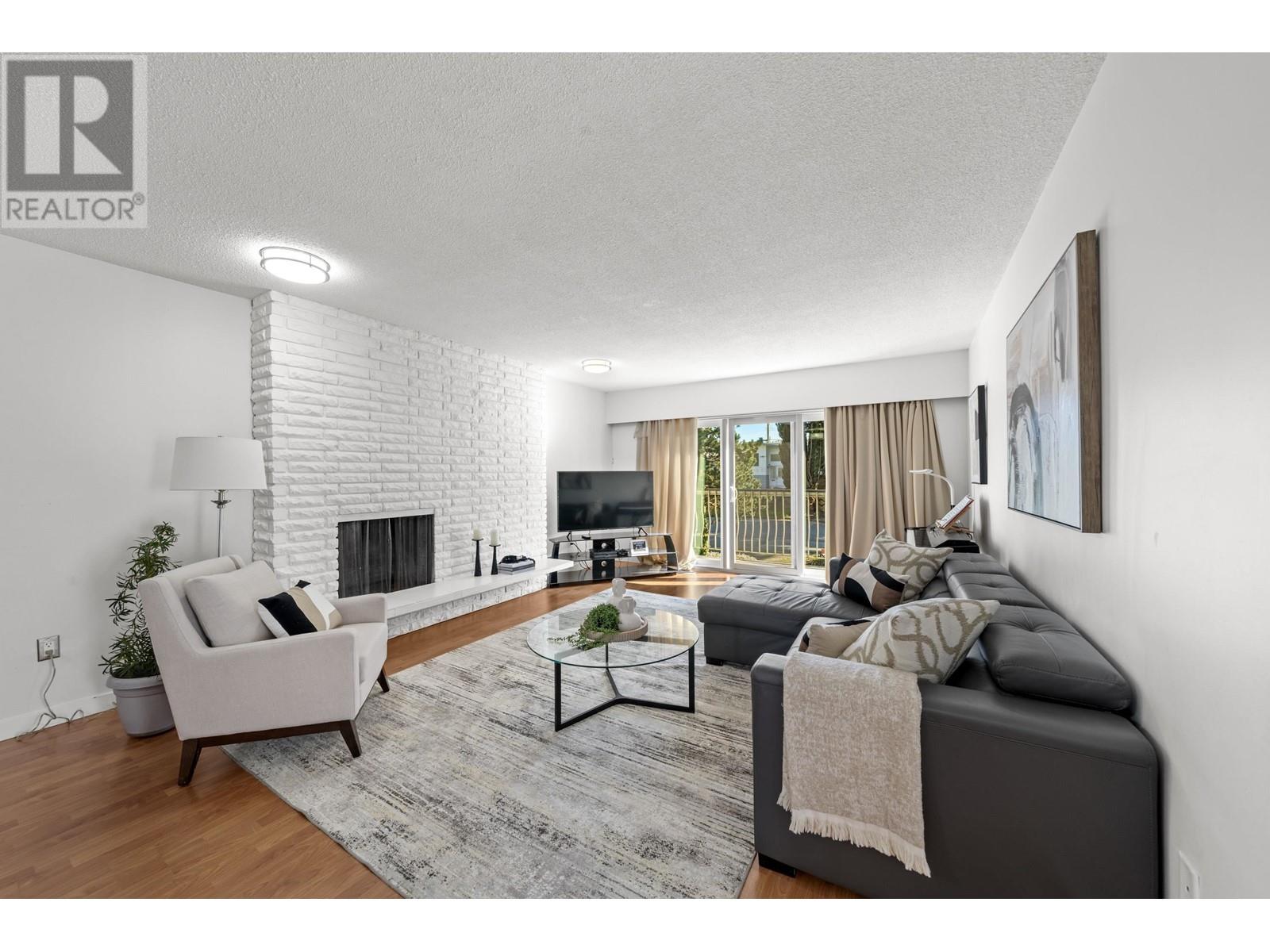 5681 Camino Court, Burnaby, British Columbia  V5G 3Y1 - Photo 8 - R2989830