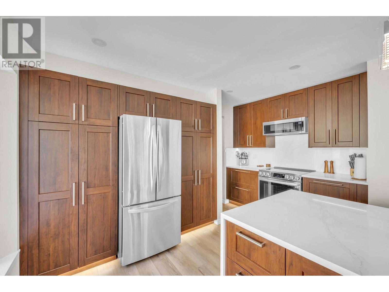 3325 Flagstaff Place, Vancouver, British Columbia  V5S 4K9 - Photo 10 - R2989923