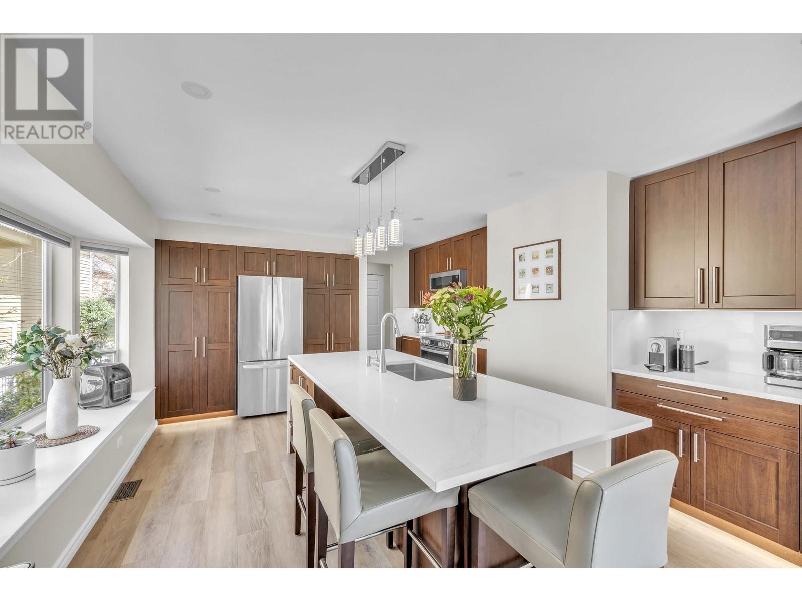 3325 Flagstaff Place, Vancouver, British Columbia  V5S 4K9 - Photo 9 - R2989923