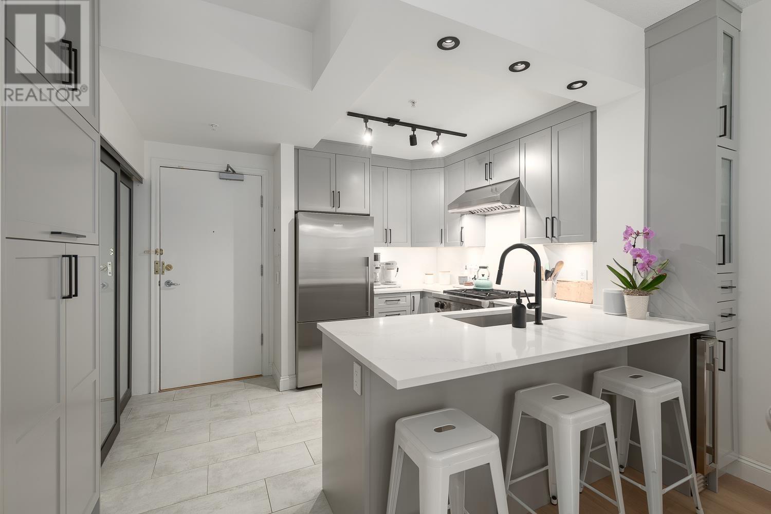 2267 W 12th Avenue, Vancouver, British Columbia  V6K 4T5 - Photo 8 - R2989945