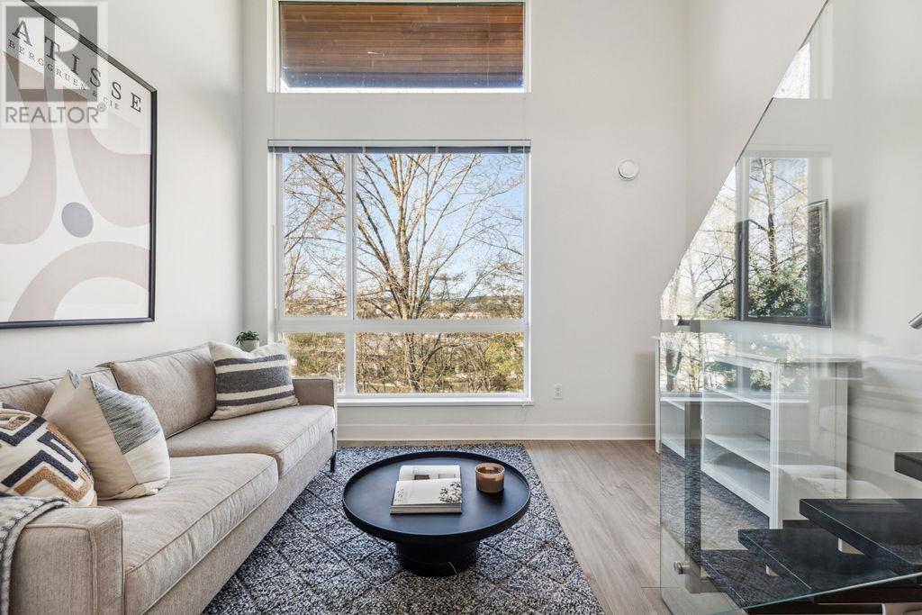 605 733 W 3 Street, North Vancouver, British Columbia  V7M 0C8 - Photo 1 - R2989948