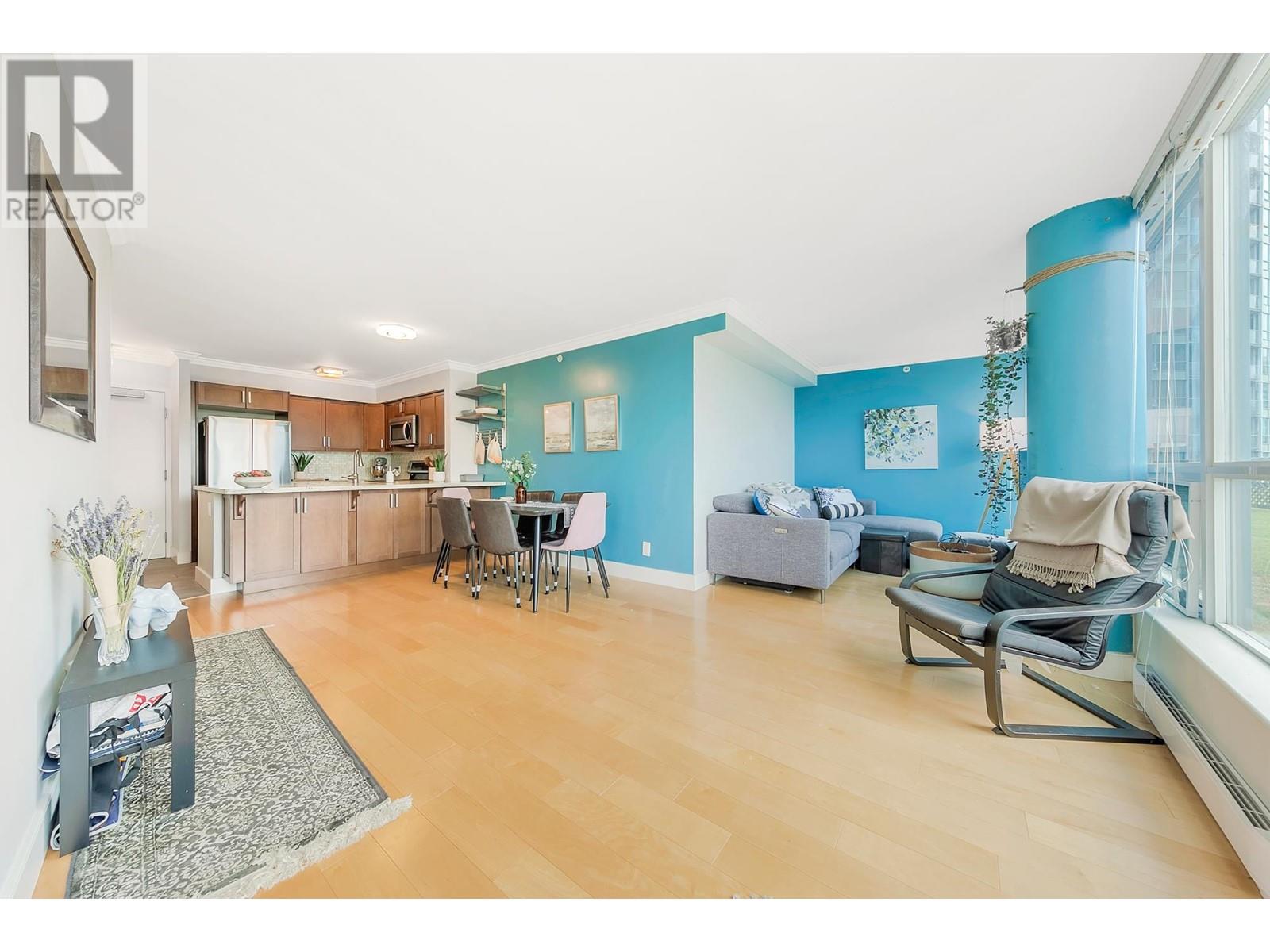 518 6028 Willingdon Avenue, Burnaby, British Columbia  V5H 4V1 - Photo 2 - R2989956