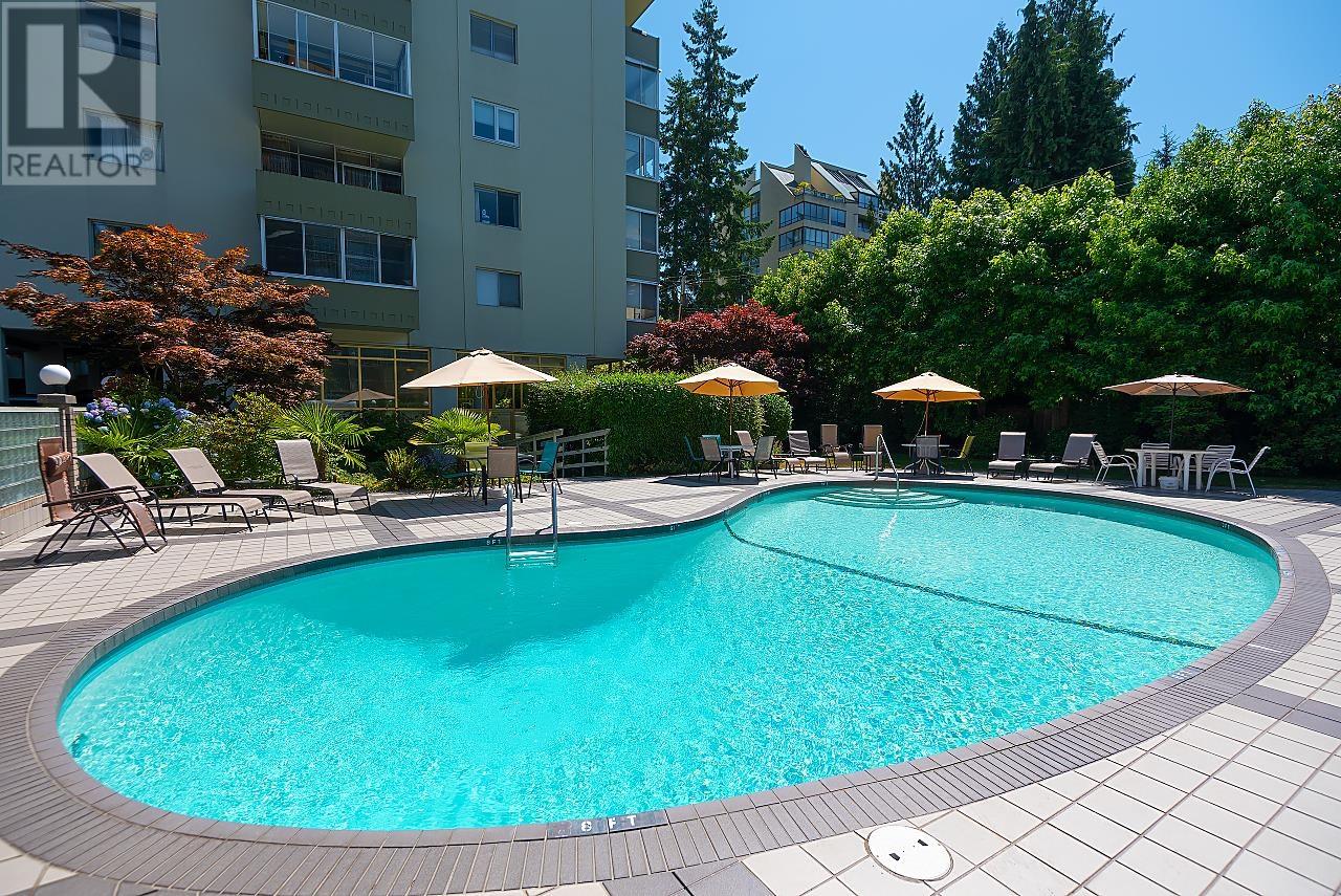 407 1425 Esquimalt Avenue, West Vancouver, British Columbia  V7T 1L1 - Photo 1 - R2989957
