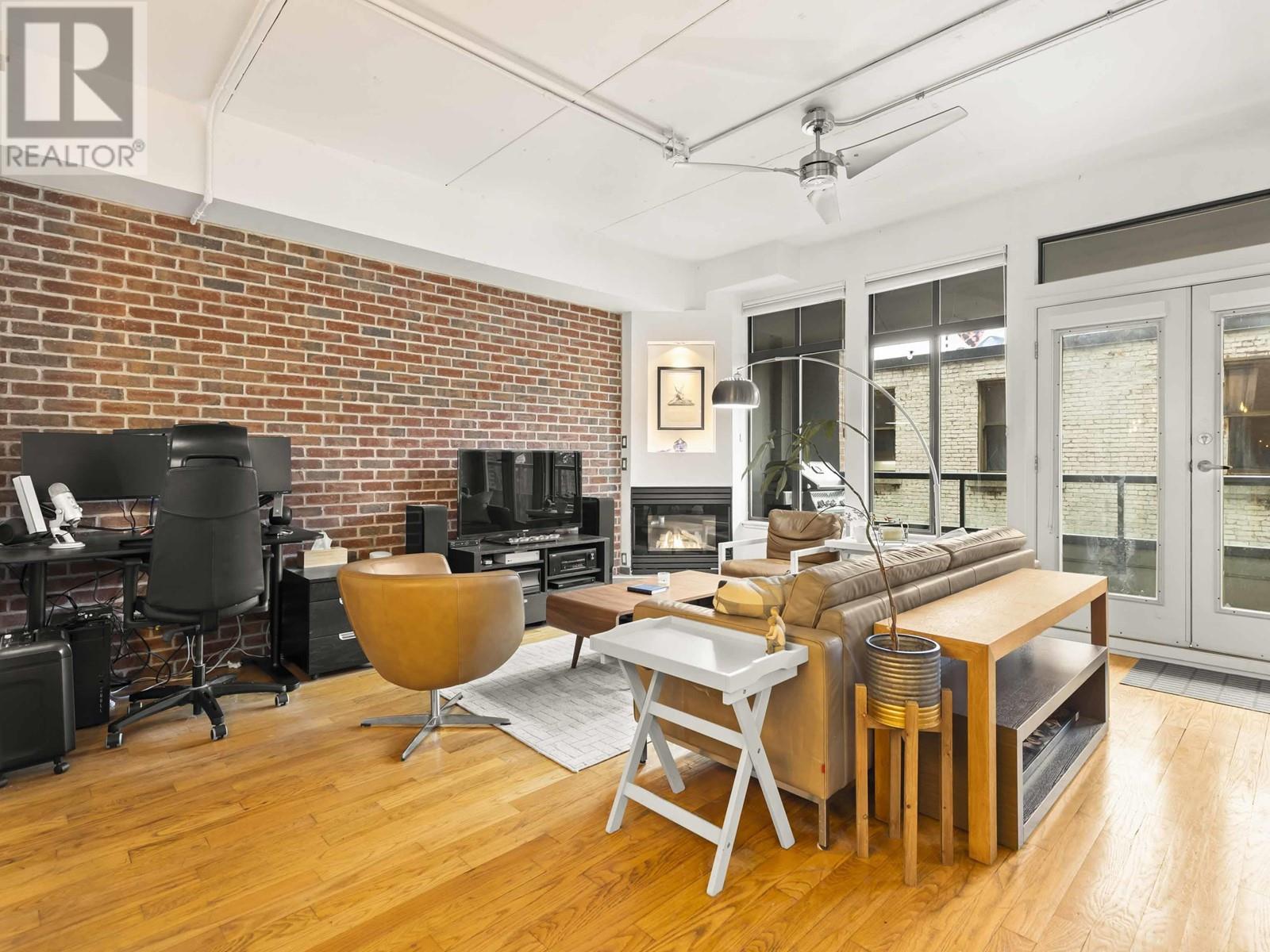 303 28 Powell Street, Vancouver, British Columbia  V6A 1E7 - Photo 4 - R2989978