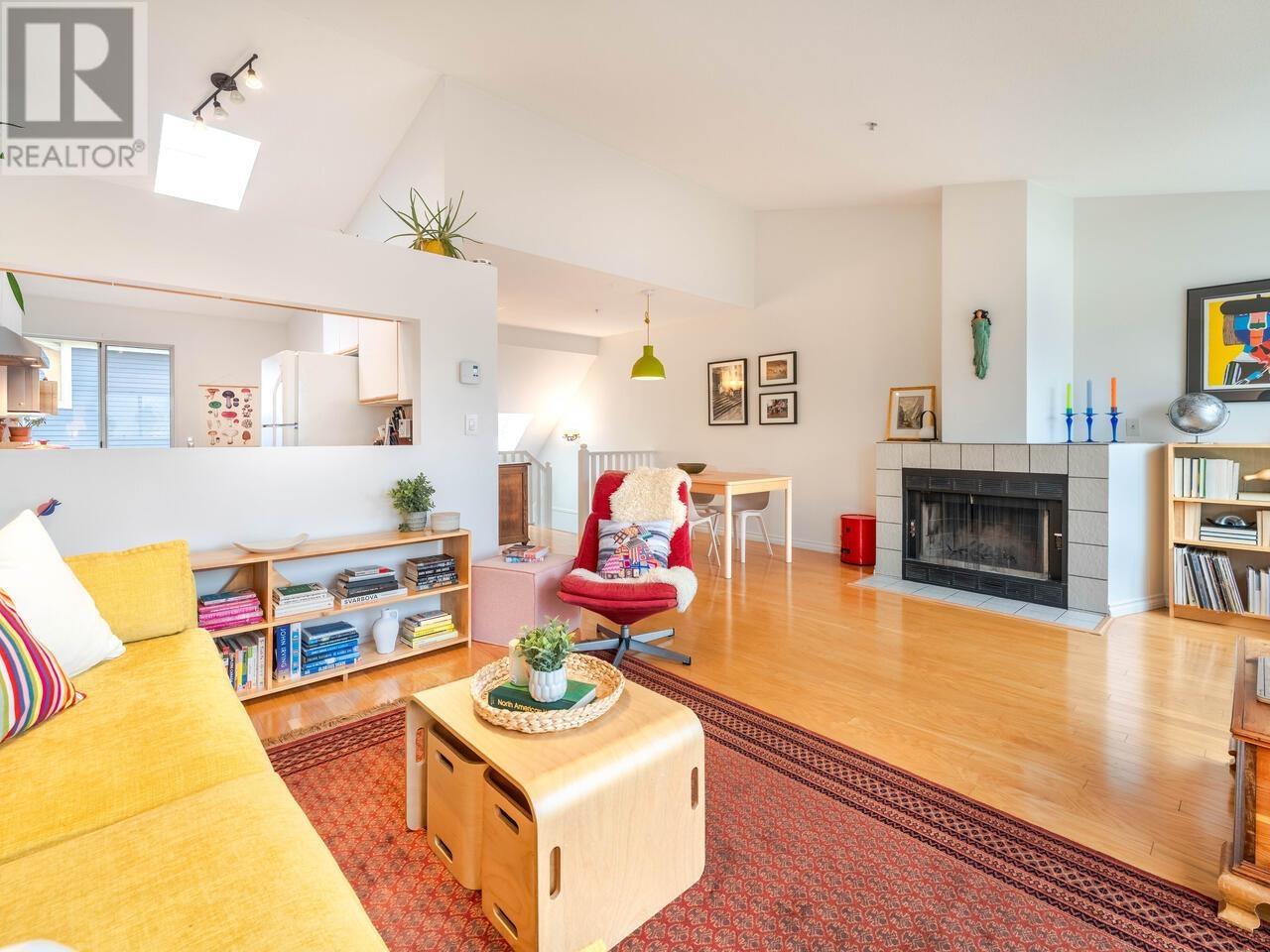 5 43 E 20th Avenue, Vancouver, British Columbia  V5V 5C6 - Photo 3 - R2989989