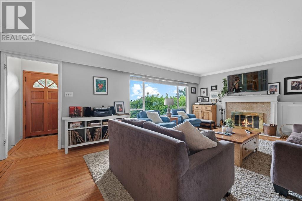 3955 Highland Boulevard, North Vancouver, British Columbia  V7R 2Y7 - Photo 6 - R2989980
