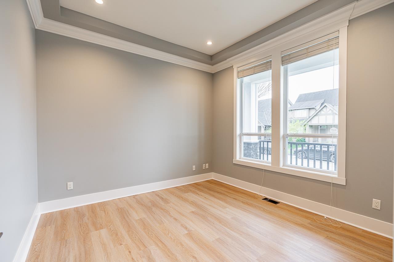 19117 72a Avenue, Surrey, British Columbia  V4N 6L1 - Photo 7 - R2989911