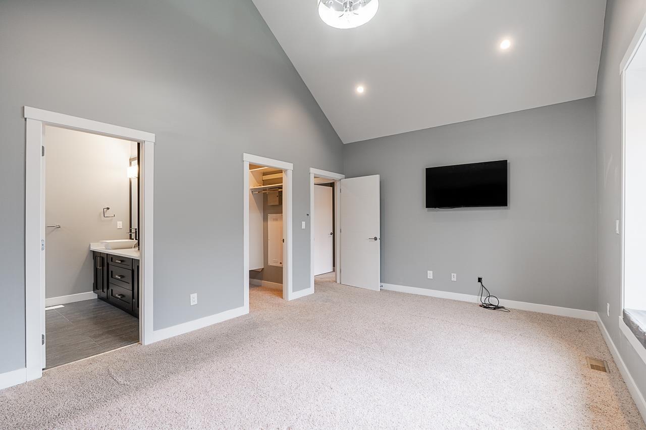 19117 72a Avenue, Surrey, British Columbia  V4N 6L1 - Photo 13 - R2989911