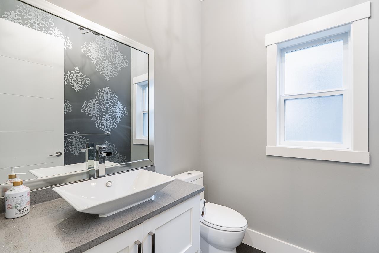19117 72a Avenue, Surrey, British Columbia  V4N 6L1 - Photo 11 - R2989911