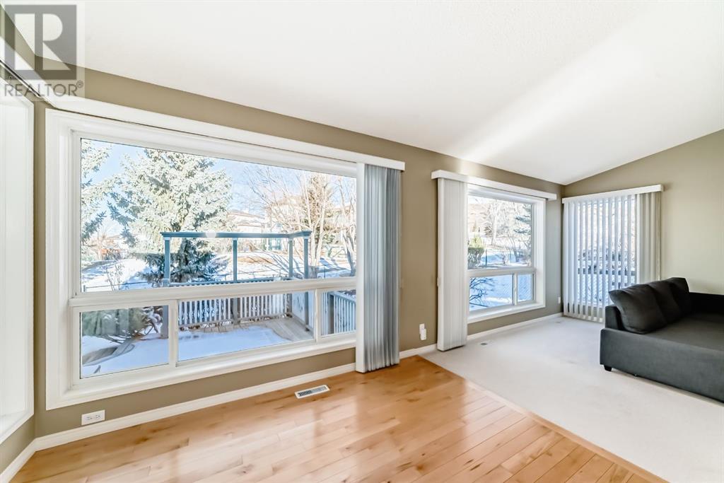 79 Gleneagles Close, Cochrane, Alberta  T4C 1N7 - Photo 2 - A2199063