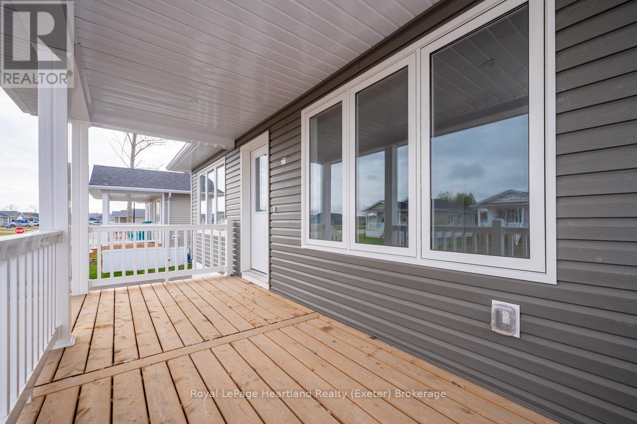 21 Bluffs View Boulevard, Ashfield-Colborne-Wawanosh, Ontario  N7A 0C6 - Photo 2 - X10780461