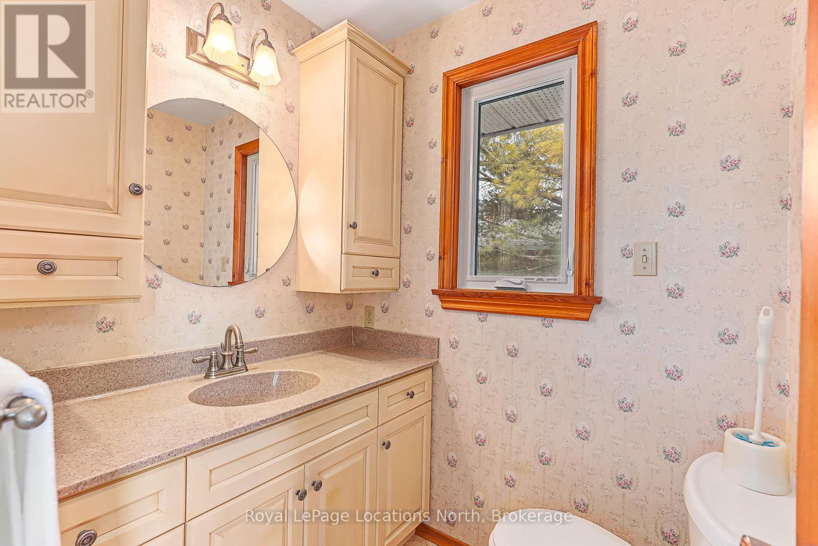 54 Townley Street, Clearview, Ontario  L0M 1S0 - Photo 16 - S12078604
