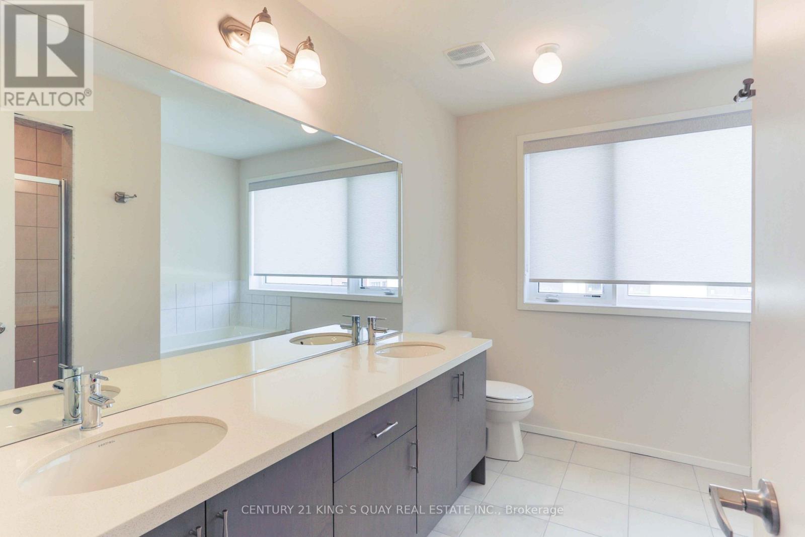 20 William Russell Lane, Richmond Hill, Ontario  L4C 5S6 - Photo 10 - N12081882