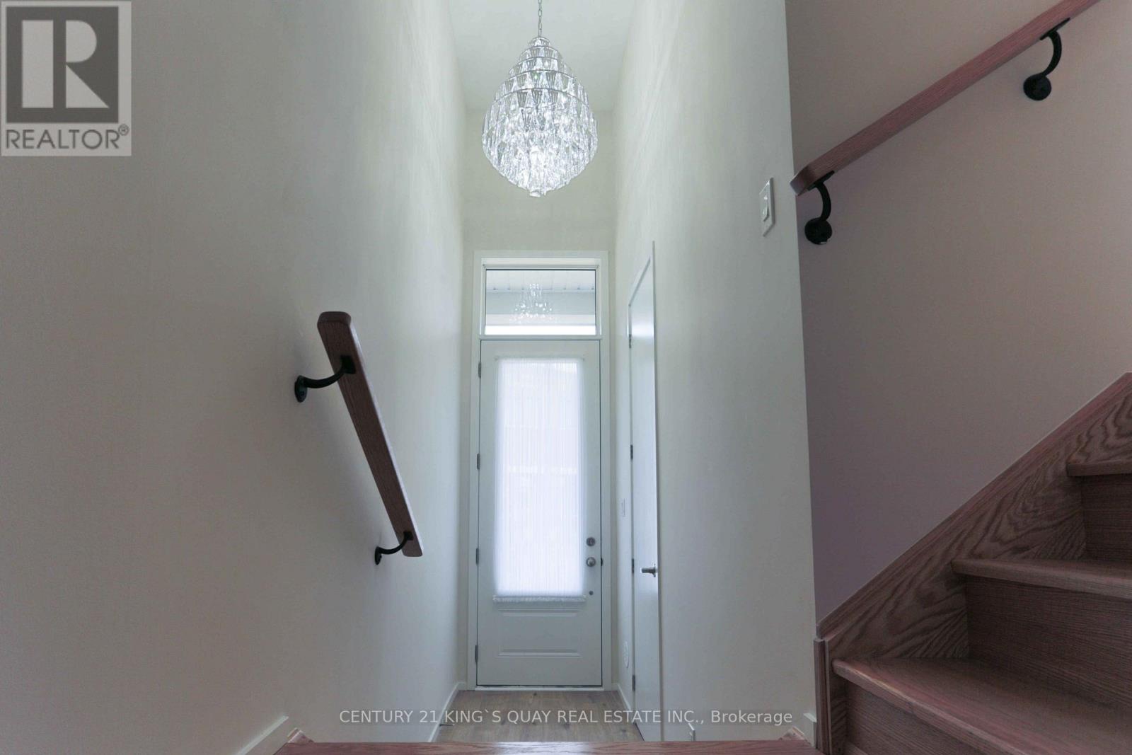 20 William Russell Lane, Richmond Hill, Ontario  L4C 5S6 - Photo 2 - N12081882