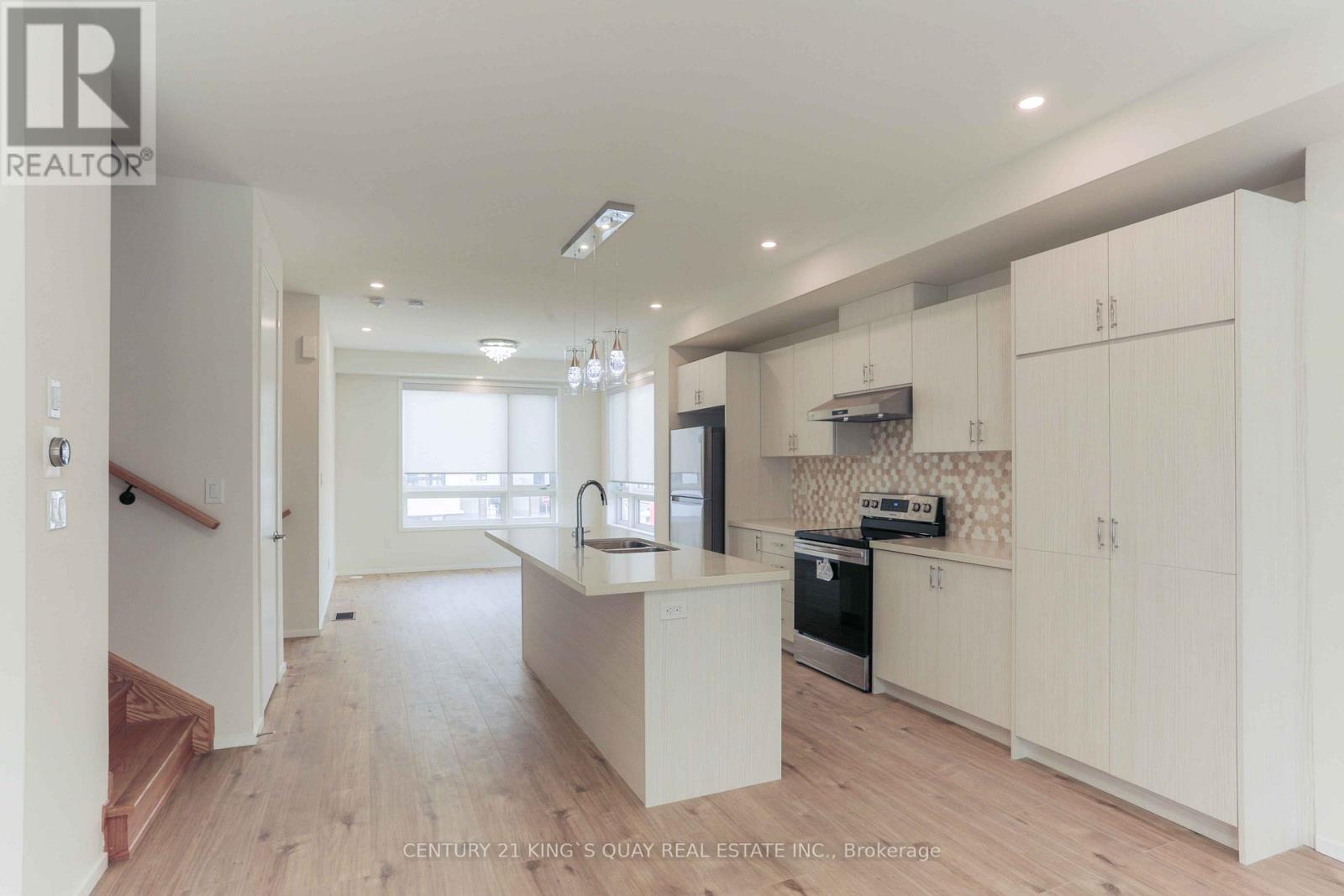 20 William Russell Lane, Richmond Hill, Ontario  L4C 5S6 - Photo 3 - N12081882