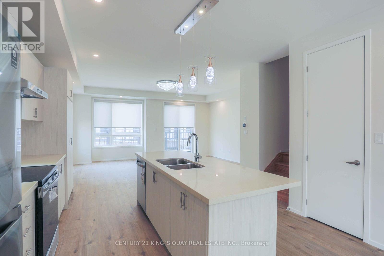 20 William Russell Lane, Richmond Hill, Ontario  L4C 5S6 - Photo 6 - N12081882