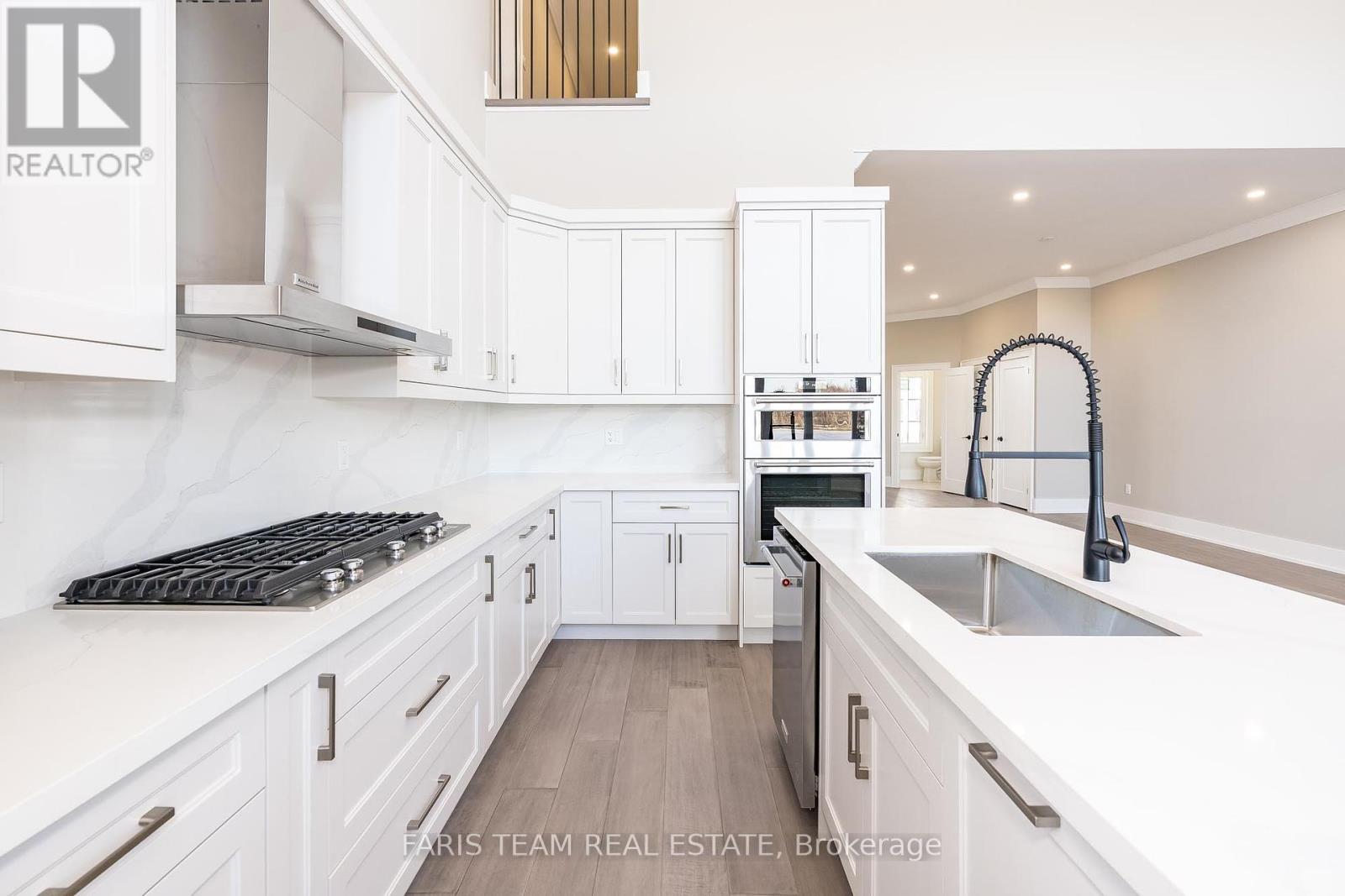 9 Dock Lane, Tay, Ontario  L0K 1R0 - Photo 8 - S12081885