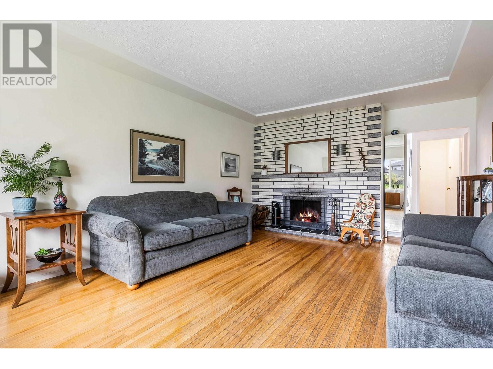 2627 E 5th Avenue, Vancouver, British Columbia  V5M 1M8 - Photo 8 - R2989921