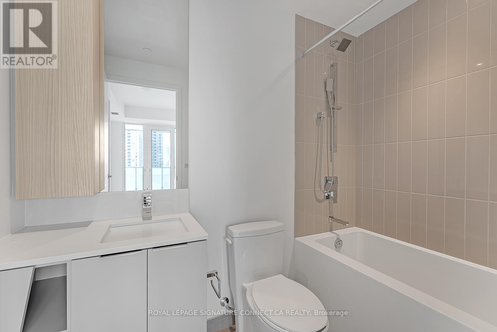1601 - 3900 Confederation Parkway, Mississauga, Ontario  L5B 0M3 - Photo 29 - W12081865