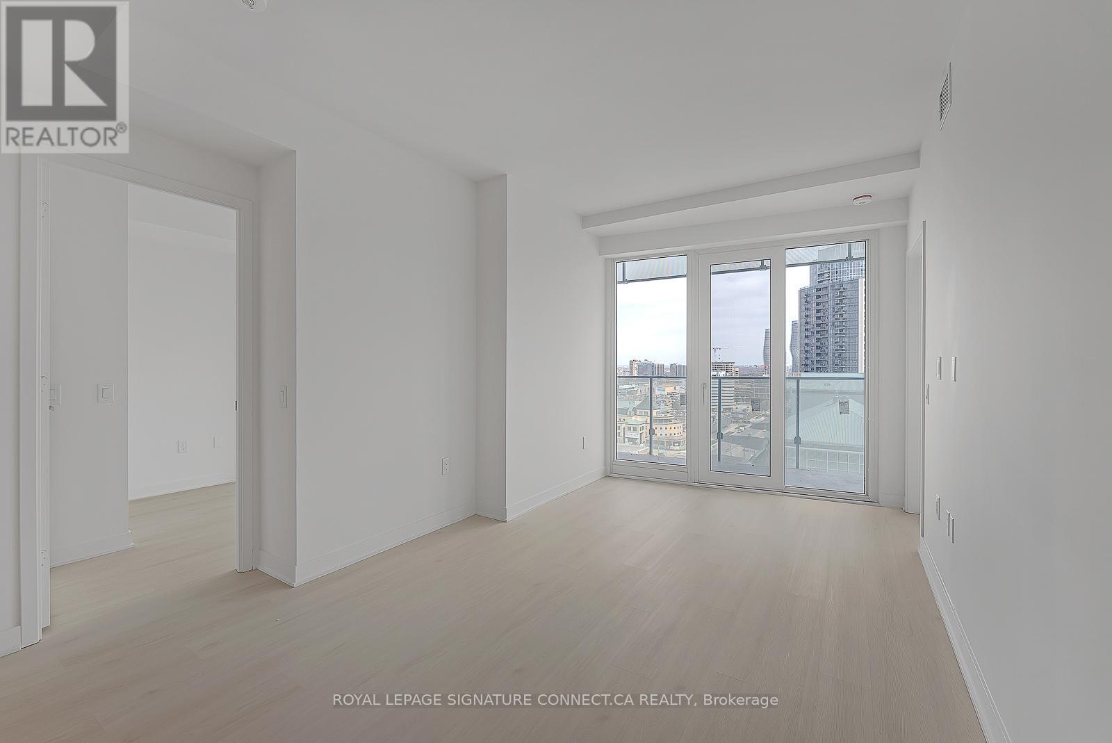 1601 - 3900 Confederation Parkway, Mississauga, Ontario  L5B 0M3 - Photo 5 - W12081865