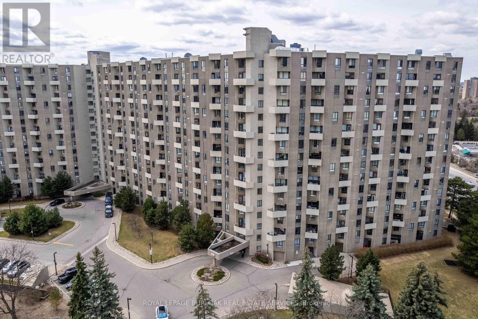 C34 - 300 Mill Road, Toronto, Ontario  M9C 4W7 - Photo 1 - W12081893