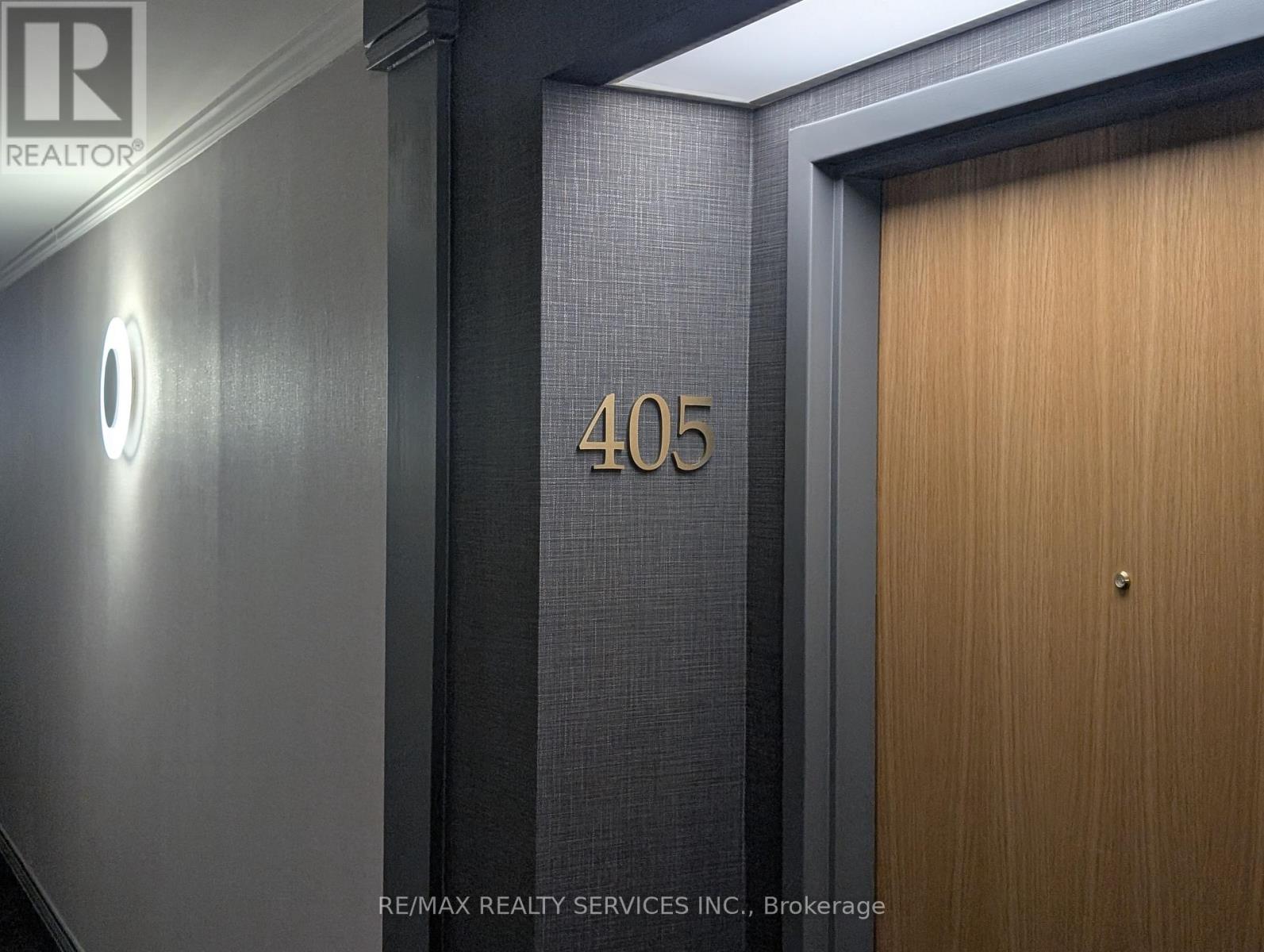 405 - 330 Mill Street, Brampton, Ontario  L6Y 3V3 - Photo 2 - W12081905