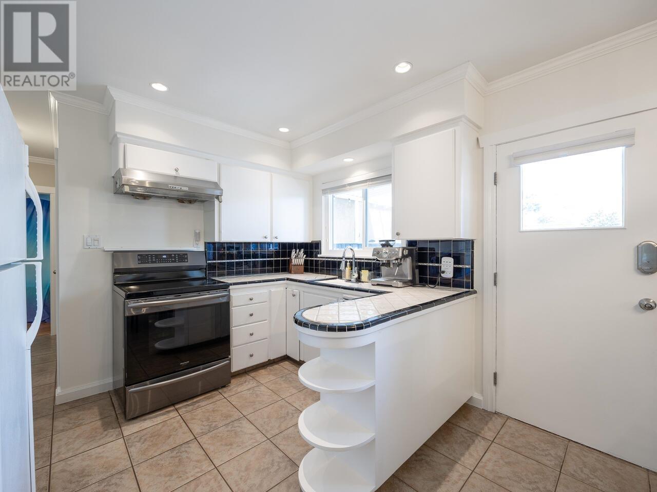 8326 Royal Oak Avenue, Burnaby, British Columbia  V5J 4L2 - Photo 11 - R2982032