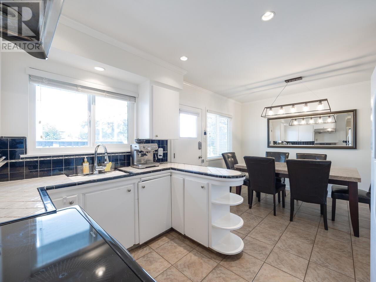 8326 Royal Oak Avenue, Burnaby, British Columbia  V5J 4L2 - Photo 12 - R2982032
