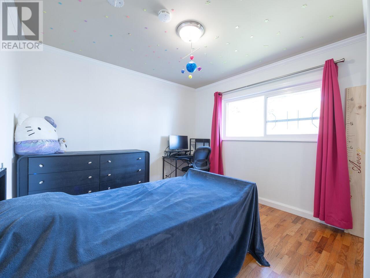 8326 Royal Oak Avenue, Burnaby, British Columbia  V5J 4L2 - Photo 14 - R2982032