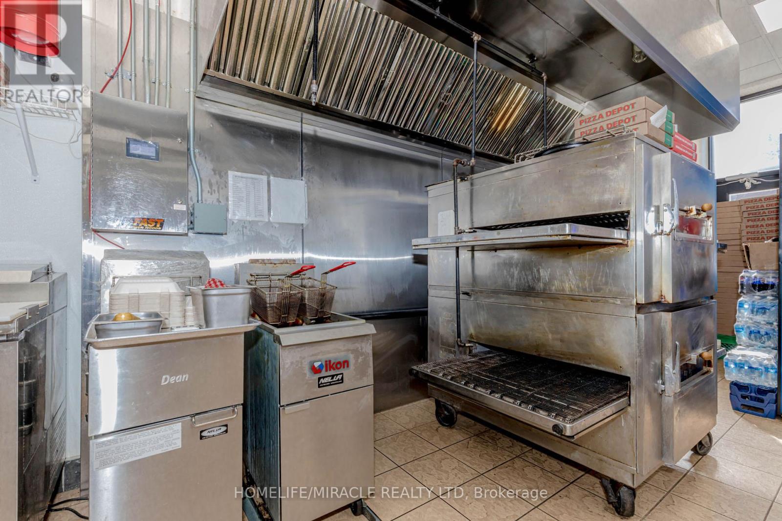 8b - 3510 Schmon Parkway, Thorold, Ontario  L2V 4Y6 - Photo 23 - X12081870