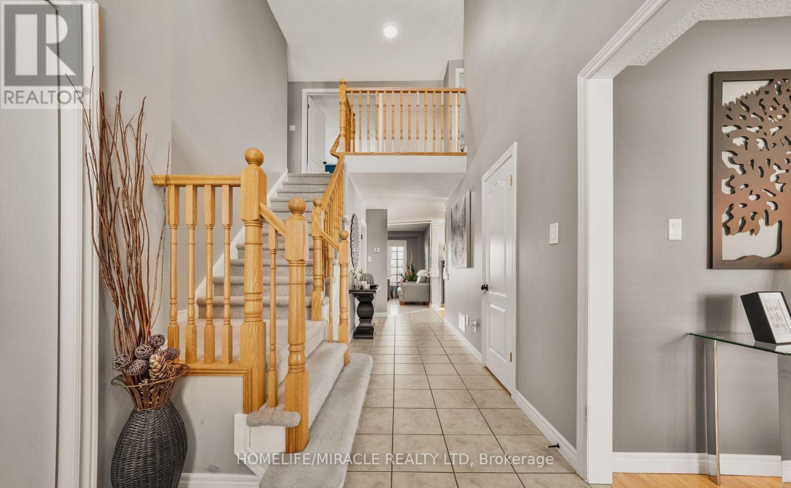 22 Devonleigh Drive, Amaranth, Ontario  L9V 3J3 - Photo 2 - X12081902