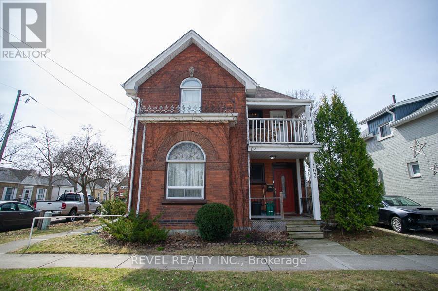1 - 193 Chatham Street, Brantford, Ontario  N3S 4G6 - Photo 2 - X12081911
