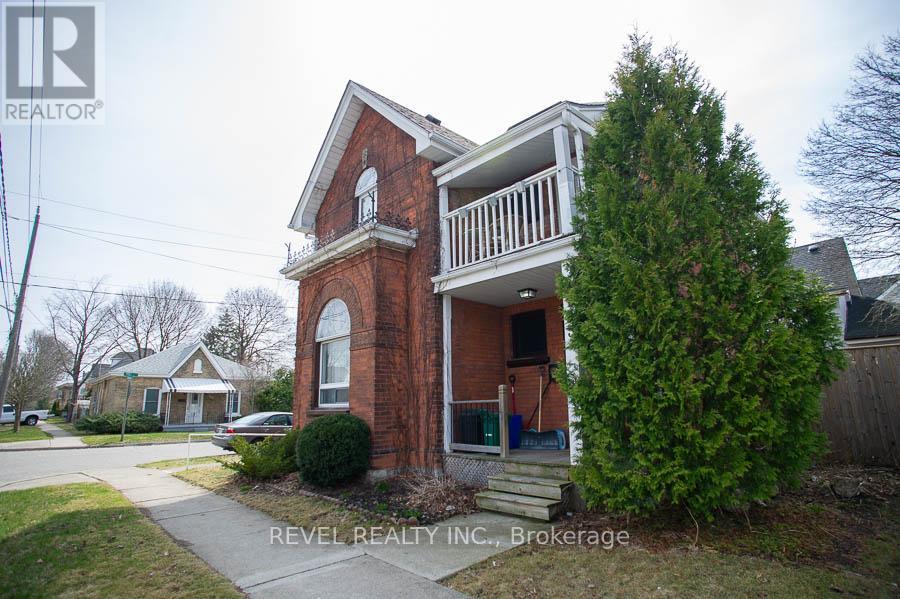 1 - 193 Chatham Street, Brantford, Ontario  N3S 4G6 - Photo 3 - X12081911