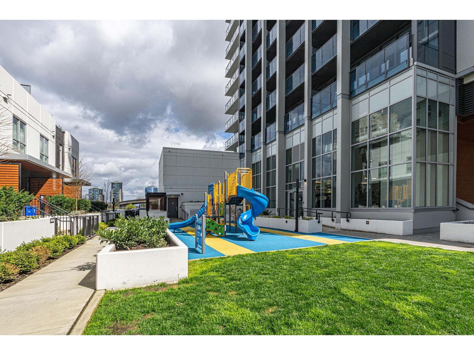 508 10448 University Drive, Surrey, British Columbia  V3T 0S7 - Photo 29 - R2989902