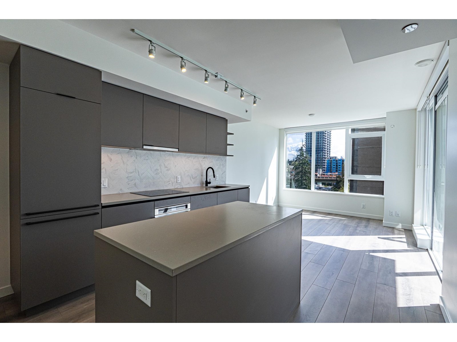 508 10448 University Drive, Surrey, British Columbia  V3T 0S7 - Photo 4 - R2989902