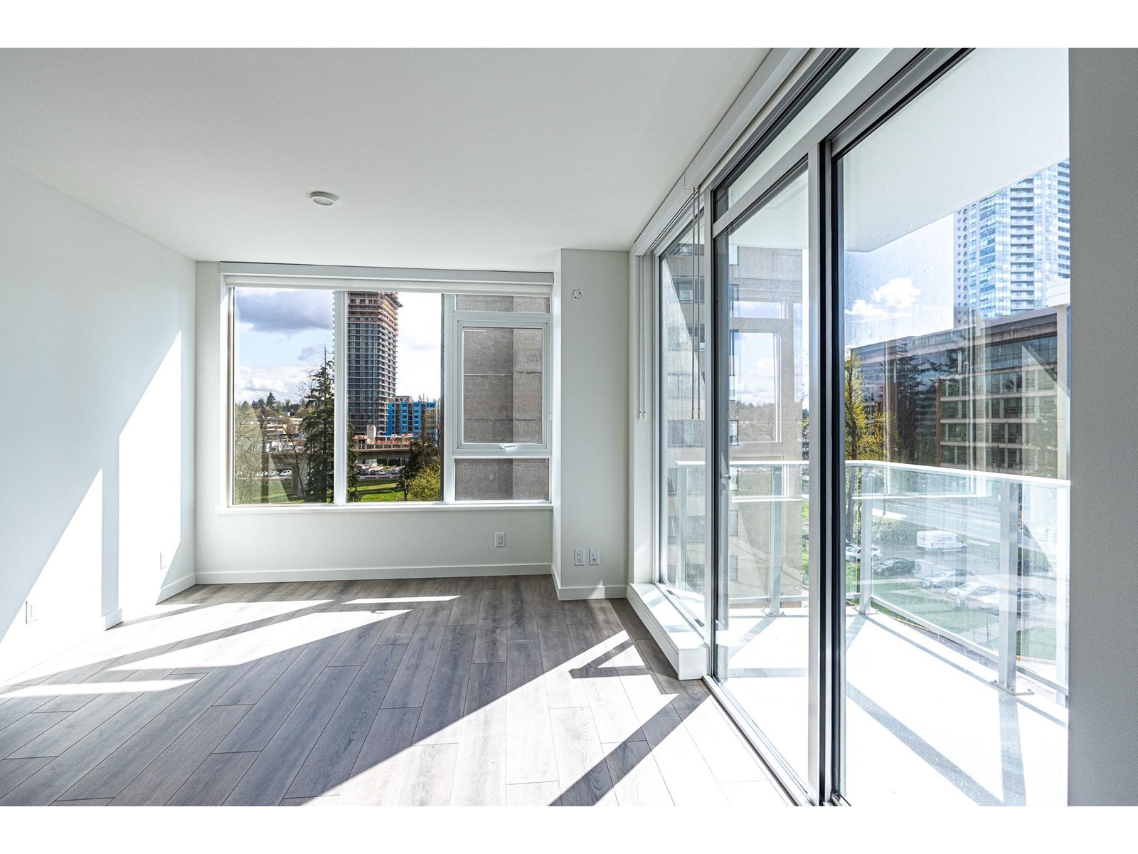 508 10448 University Drive, Surrey, British Columbia  V3T 0S7 - Photo 6 - R2989902