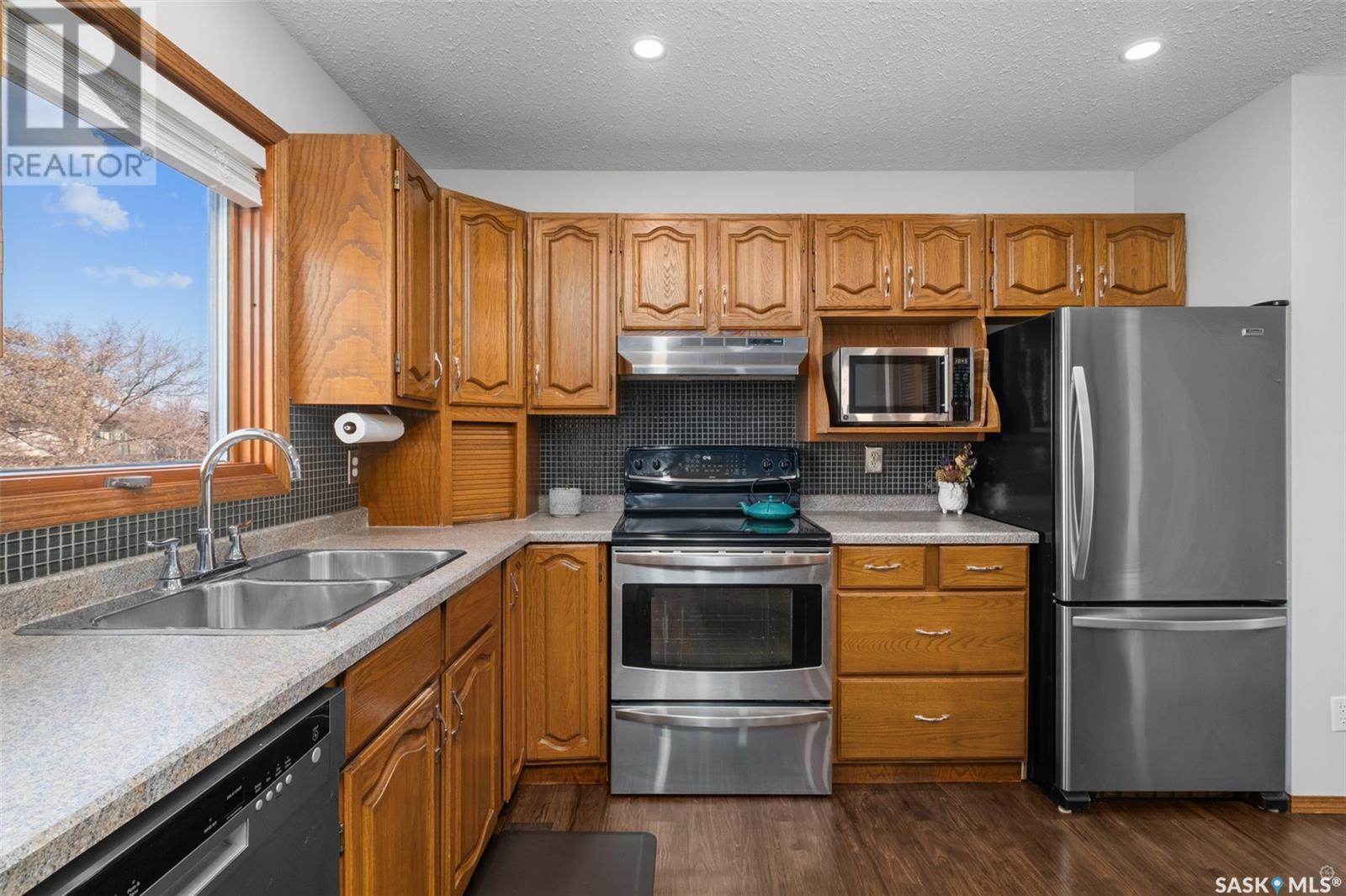 Property at 1732 Barton DRIVE image 5