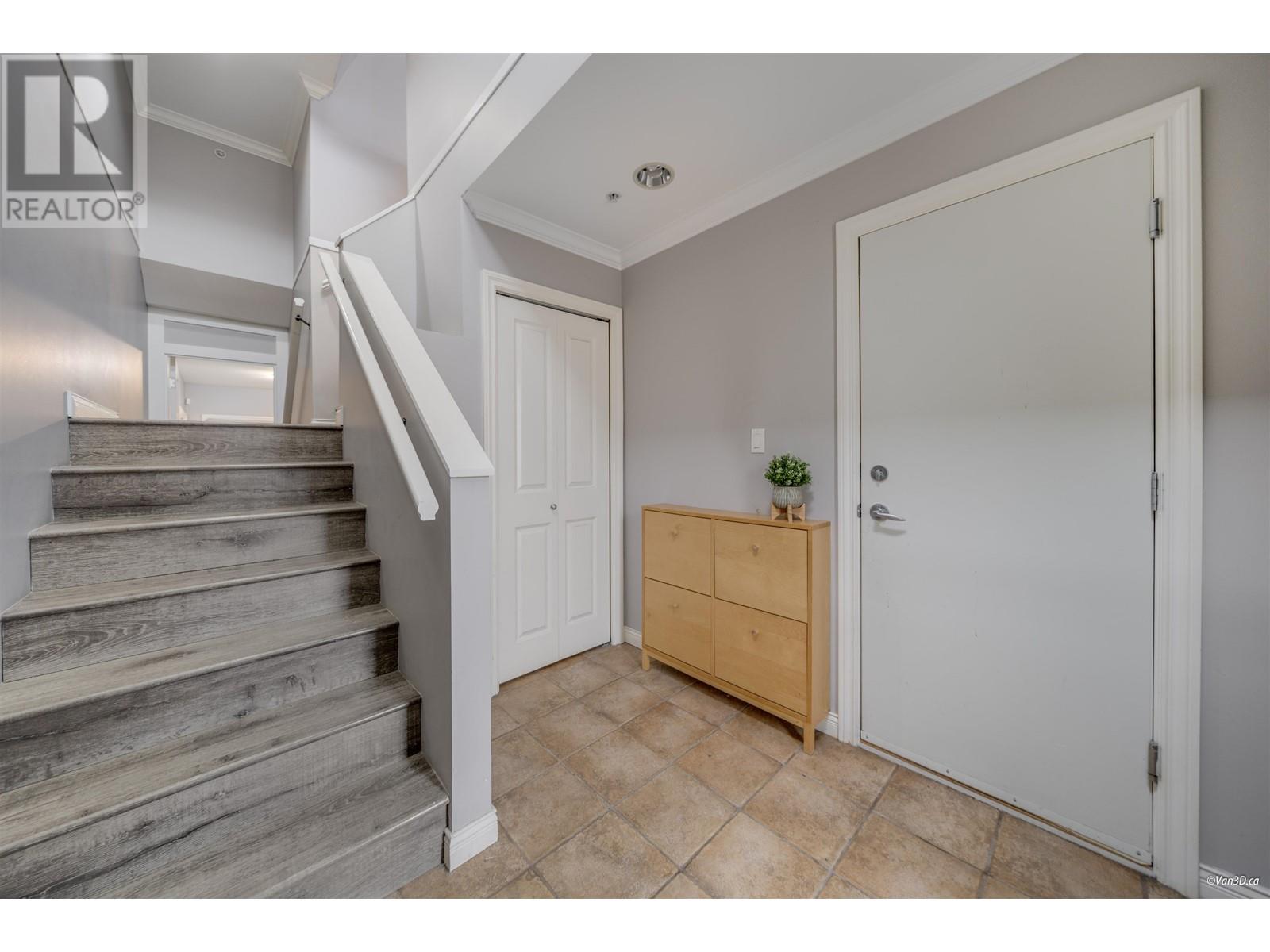 1 2039 Clarke Street, Port Moody, British Columbia  V3H 1Y3 - Photo 2 - R2983694